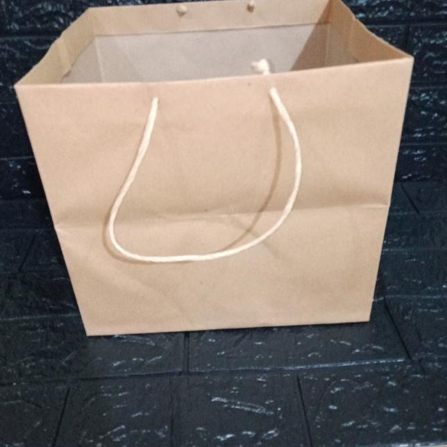 

paper bag 27 cm x 27 cm tinggi 29 cm
