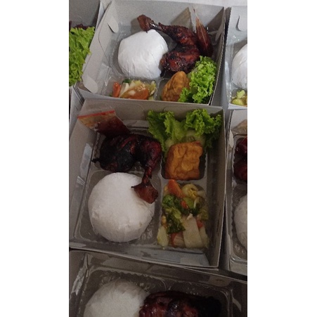 

nasi box ( paket ayam bakar)