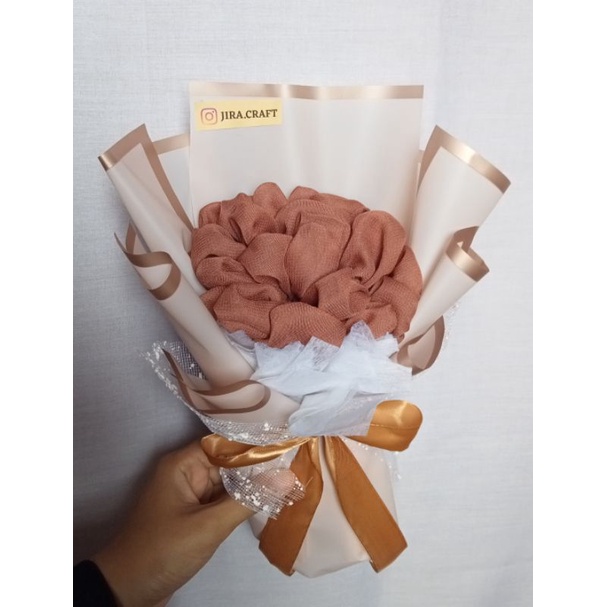 Buket Hijab/ Buket Jilbab/ Buket Hijab Segi Empat/ Buket Hijab Bella Square/ buket boneka/ buket bon