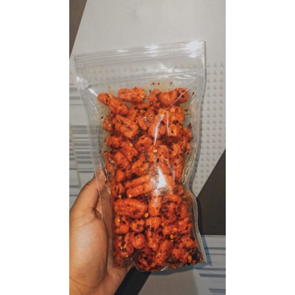 

makanan pedas/snack pedas/kerupuk bawang pedas