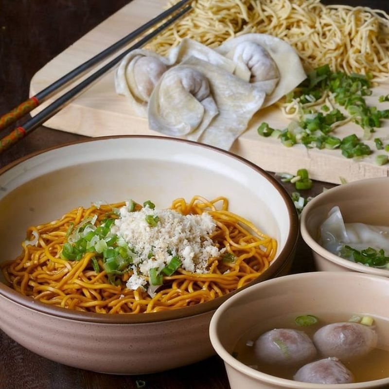 

BAKMIE APIN BANDUNG