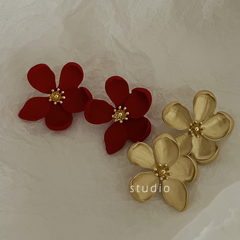 Anting Tusuk Bentuk Bunga Bahan Metal Gaya Retro Korea