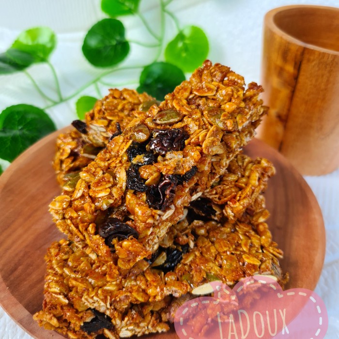 

READY Granola Bar with Raisin and Pumpkin seeds