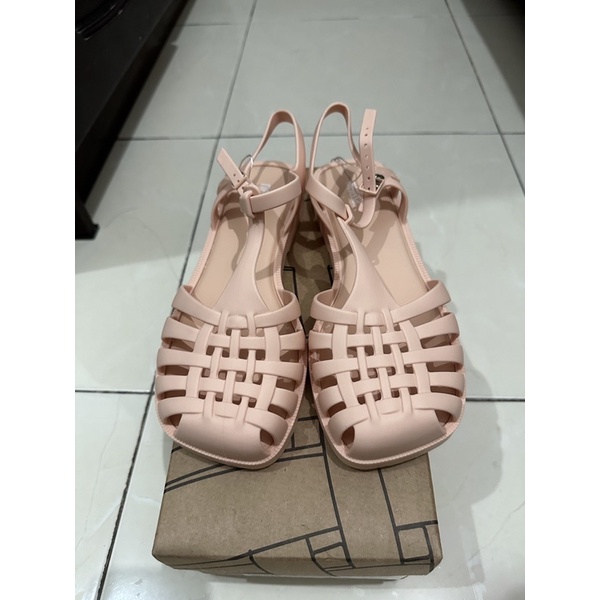 melissa aranha quadrada beige