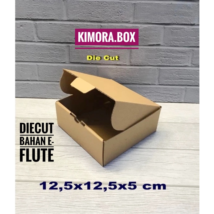 

KARDUS/KARTON/BOX Uk.12,5x12,5x5 cm .....model kardus pizza
