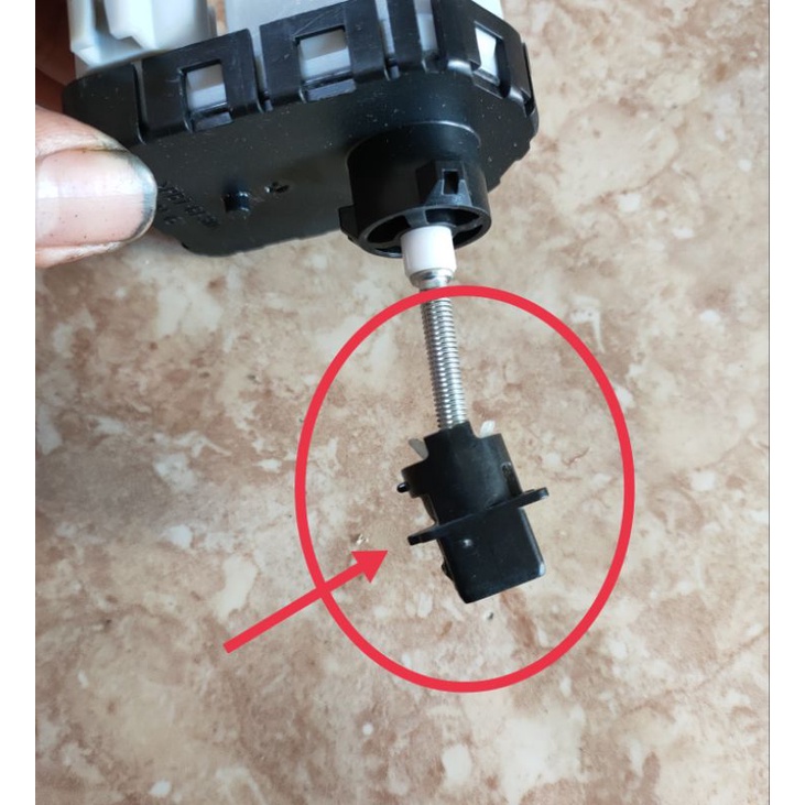 PIVOT LAMPU HEADLAMP MOBIL ASSY LEVELING