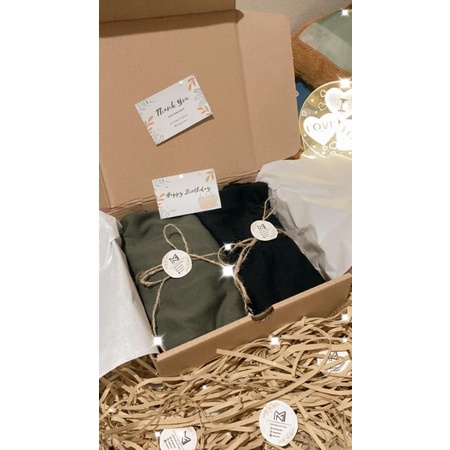 HAMPERS BAJU KAOS COUPLE/BIRTHDAY GIFT BOX/CEWEK/COWOK/GRADUATION/WEDDING/KADO MURAH
