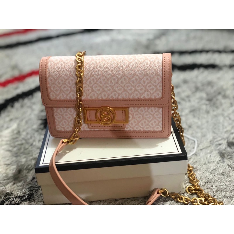 Izzy Sling Bag Buttonscarves Preloved