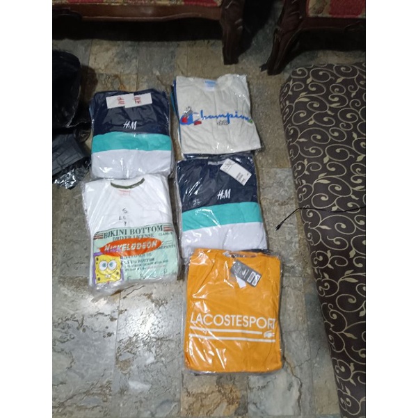 kaos Ori Ada Semua Brand H&M, Uniqlo, Lacoste, Champion