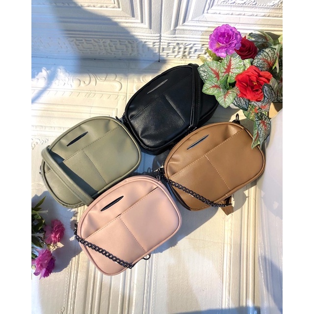 BRICA LEATHER / AQILLA BAGS / TAS SLEMPANG
