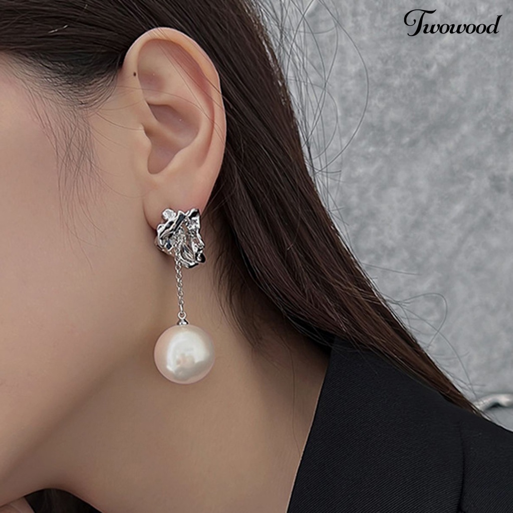 1 Pasang Anting Stud Rumbai Menjuntai Bahan Logam Hias Liontin Mutiara Imitasi Gaya Retro Untuk Wanita