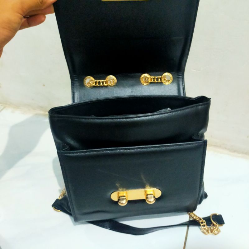 Tas Wanita Arneth Slingbag