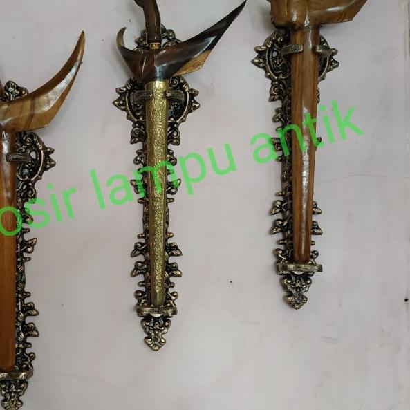 blawong tempat keris tempel ukir antik