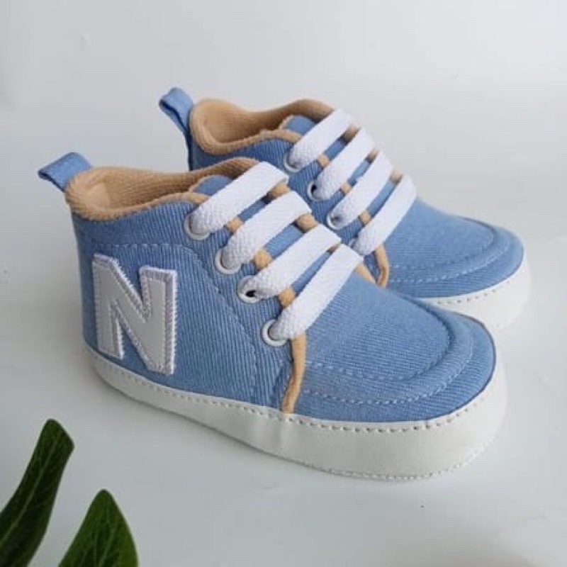 Sepatu Anak “N” Sepatu Prewalker Bayi Belajar Jalan Merangkak