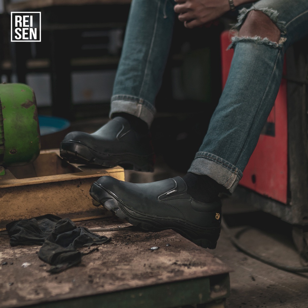 REISEN GEAR - STANDARD SLIP ON | SEPATU SAFETY TANPA TALI MODEL STANDARD WARNA HITAM SAFETY SHOES PABRIK ANTI SLIP UJUNG BESI