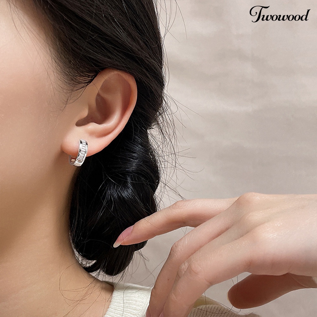 1 Pc Anting Bentuk Lingkaran Persegi Bahan Cubic Zirconia Gaya Korea Untuk Wanita