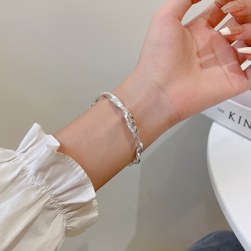 Gelang Tangan Silver Wanita Hias Lonceng Gaya China