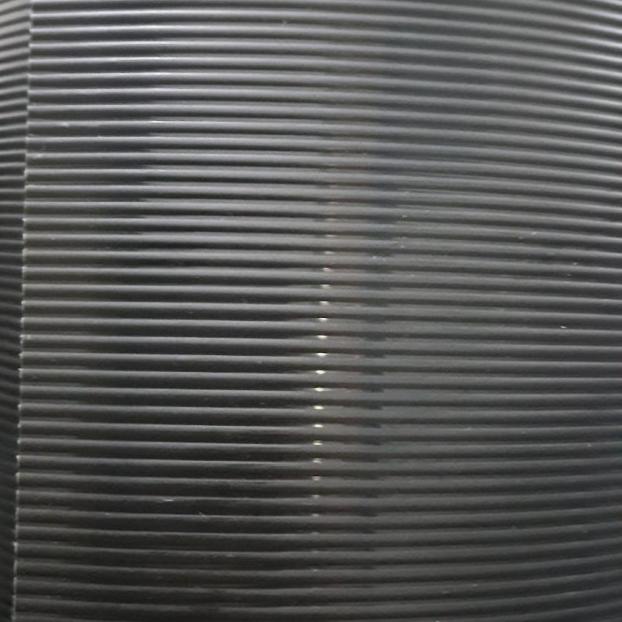 

Fiber pagar tebal 1,2 mm Motif garis garis New Multiplas (per meter) - Hitam