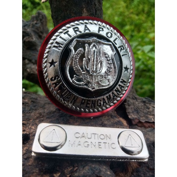 Pin mitra polri satpam silver akrilik magnet