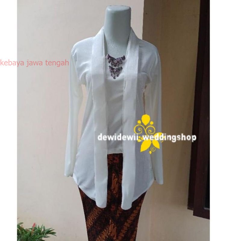 Kebaya Bludru Kutubaru, Warna Putih Kebaya Bludru