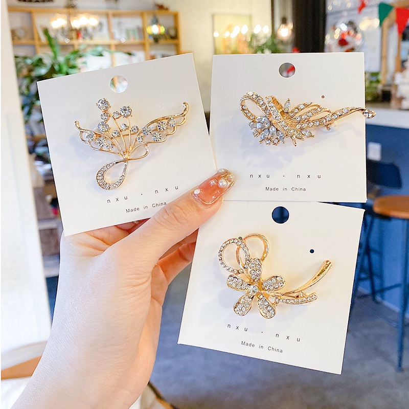 Bros pin Korsase Besar Gaya Korea Untuk Aksesoris Mantel / sweater / Syal Wanita