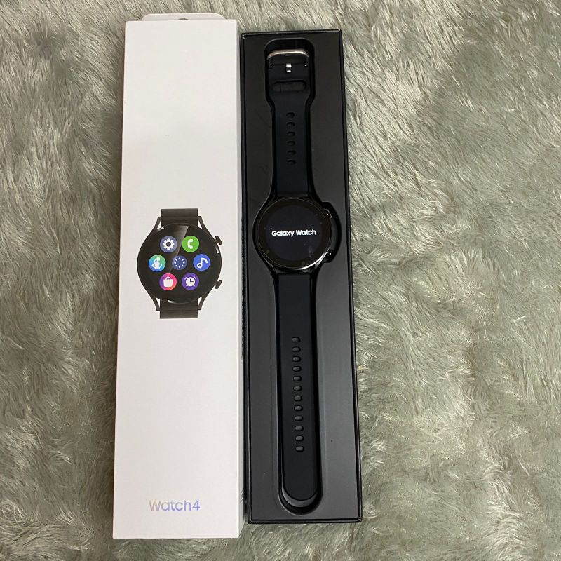 Galaxy Watch 4 Jam smartwatch S4