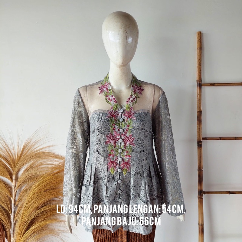 kebaya wisuda silver/baju pesta/kebaya