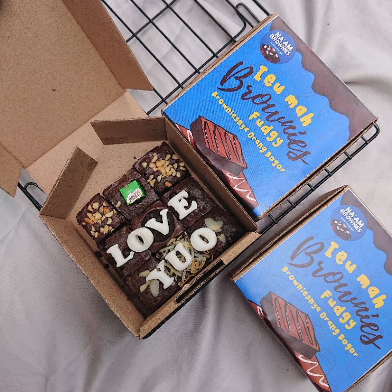 KUE BROWNIES FUDGY MINI BISA REQUEST UCAPAN