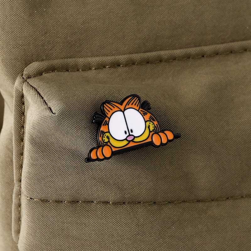 Bros Pin Enamel Desain Kartun Garfield Untuk Aksesoris Kostum Teman