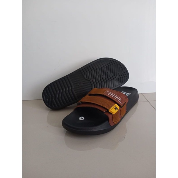 Sandal Slide Terbaru Kekinian Distro | Sendal Cowok Keren Anti Slip Ringan