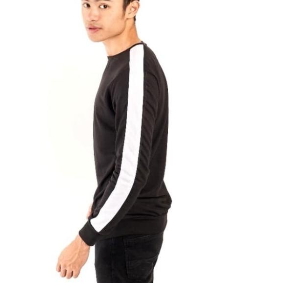 Sweater pria lengan panjang hitam list putih