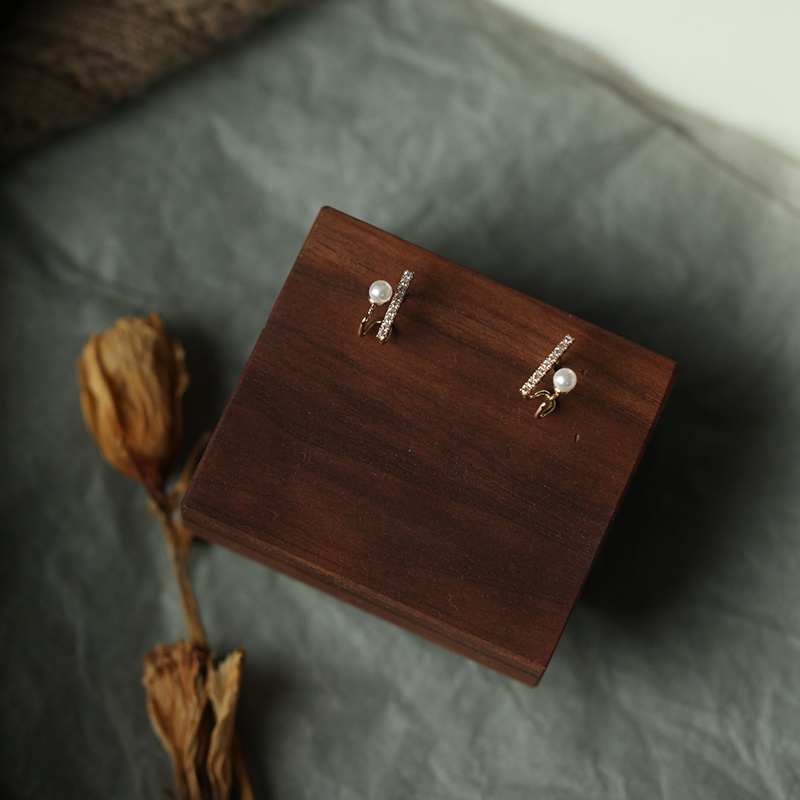Anting Stud Zirkon Bahan Titanium Steel Gaya Korea Untuk Wanita