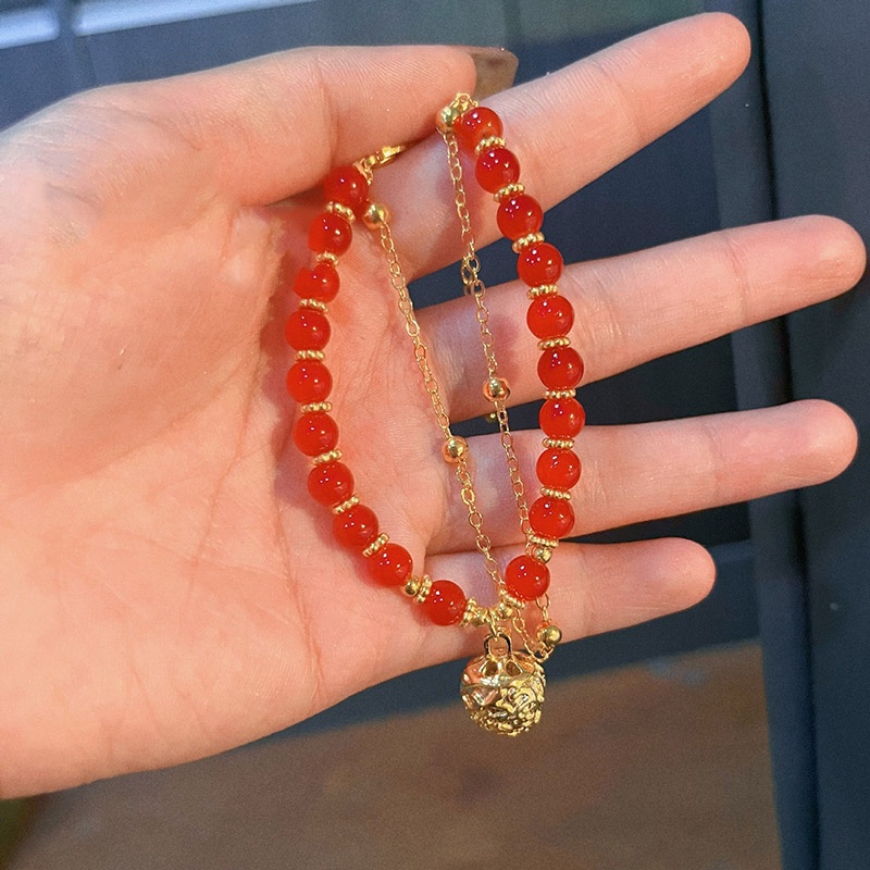 Gelang Double Layer Aksen Manik-Manik Warna Merah Untuk Tahun Baru