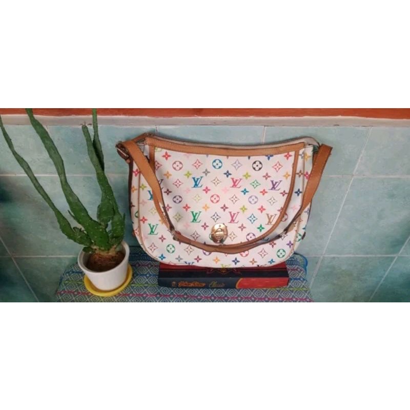 Dijual tas wanita seken bekas pemakaian pribadi bahan kulit