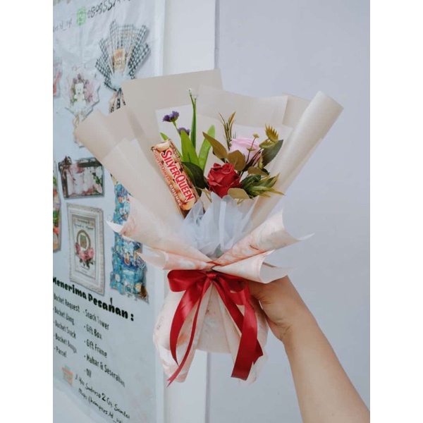 

Buket Silverqueen coklat wisuda snack bouquet termurah