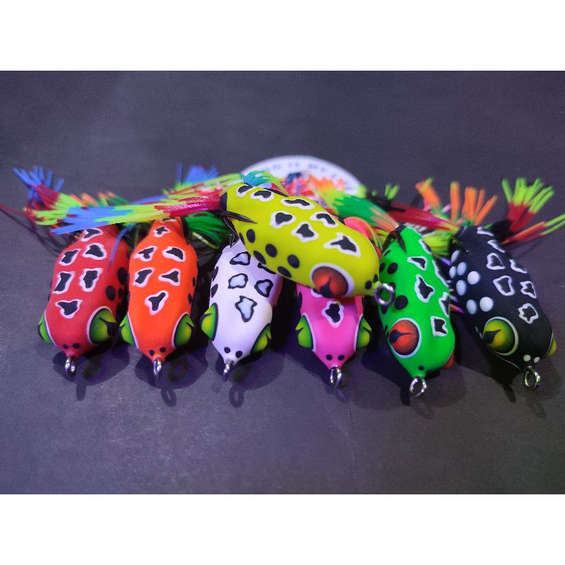 SOFT FROG BERDIRI PAKAI SKIR 4CM HOOK VMC