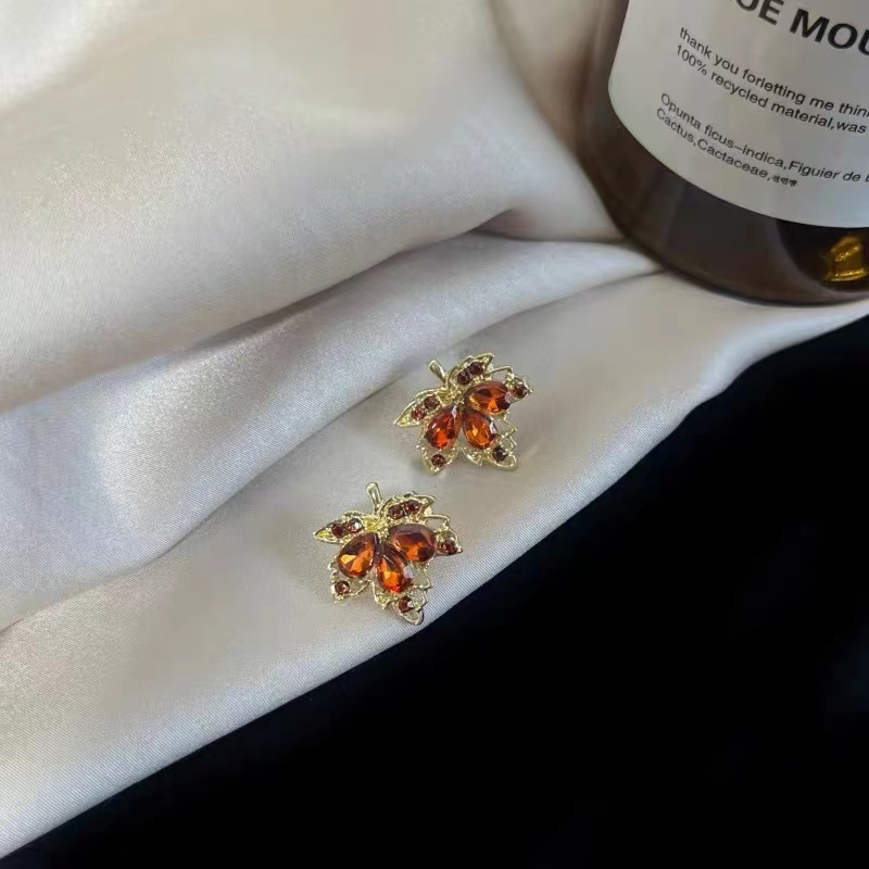 Set Anting Tusuk Gantungkalung Rantai Liontin Daun Maple Merah Gaya Retro Untuk Wanita 2022