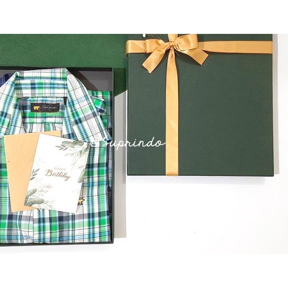 

Kotak Kado Baju ukuran 28.5 x 34.5 x 3.5 cm (MIX) - Putih