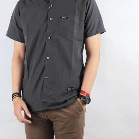 kemeja polos pria lengan pendek baju kemeja polos kemeja putih pria - Abu-abu, L