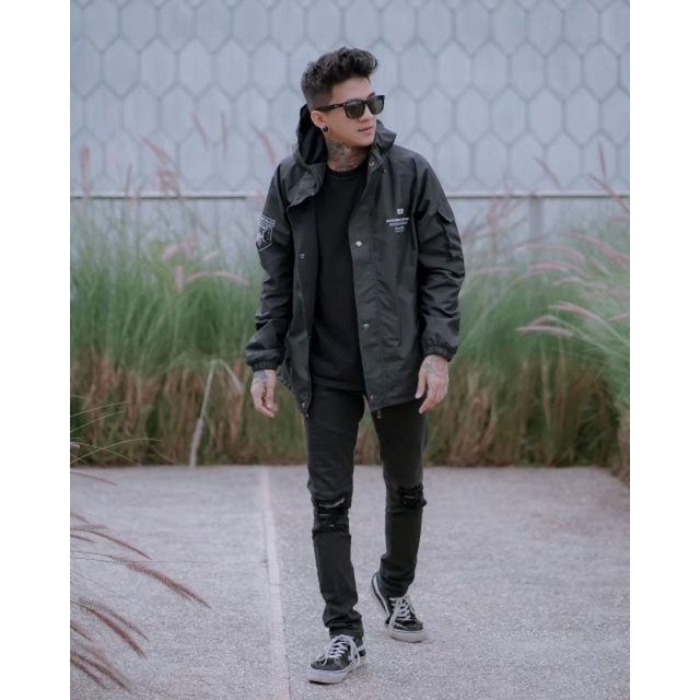 Jaket Parasut Pria - Jaket Casual Hitam  Tebal Lembut Original  Distro