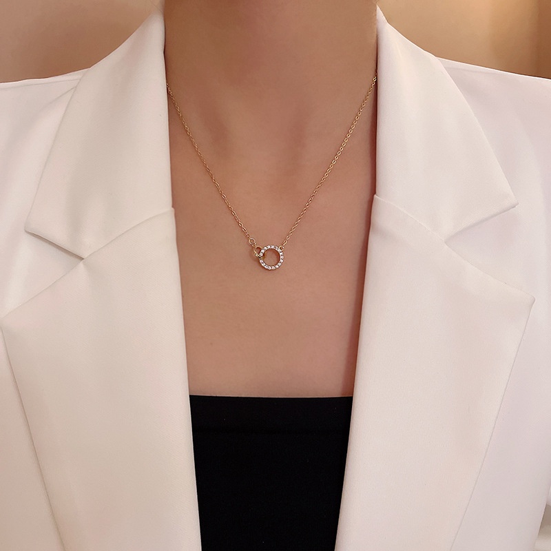 Kalung Liontin Baja Titanium Emas Berlian Elegan Perhiasan Fashion Wanita Zircon Rantai Pendant Necklace