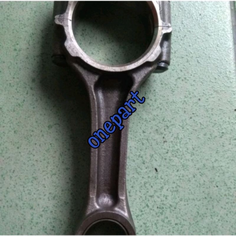 Stang piston kijang diesel original .