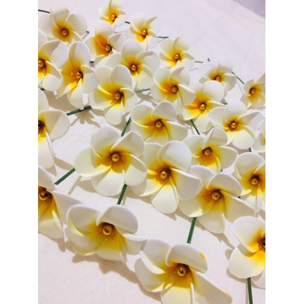 Tusuk Kamboja 5Cm /Kamboja Bali /Hiasan Rambut/ Hiasan Telinga / Jepun Bali