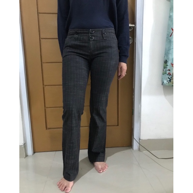 Celana Panjang Hitam Vintage