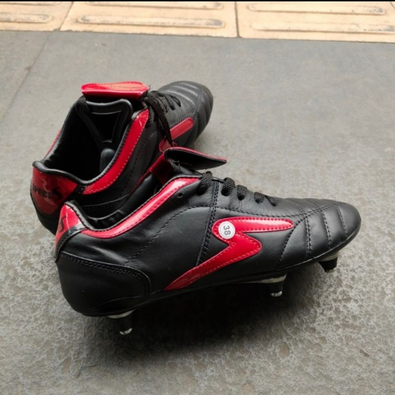 Speecs Sepatu Bola Kulit Asli Pull 6