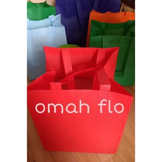 

Tas Box Nasi 22x22/Tas Hajatan/Tas Spunbond/Tas Box Press/Goodie Bag