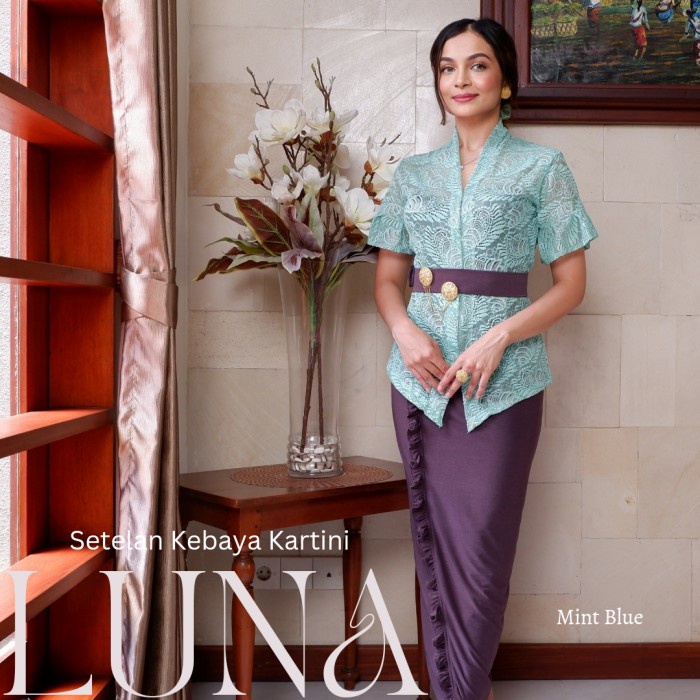 Setelan Kebaya Kartini Modern Bali Lengan Pendek Krinkle Luna