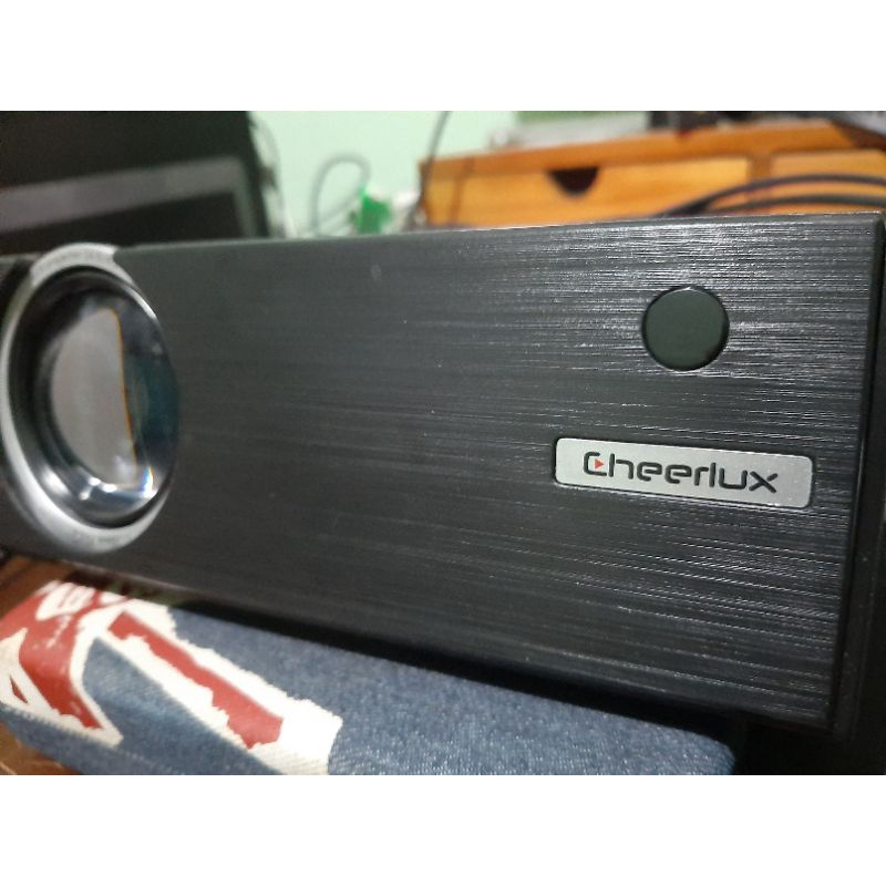 Proyektor Mini Cheerlux C7 bekas