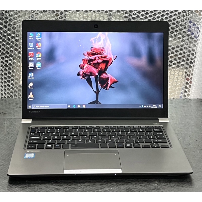 Laptop Toshiba Dynabook R63/D Core i5-6300U Gen6 SSD Layar 14inch Second