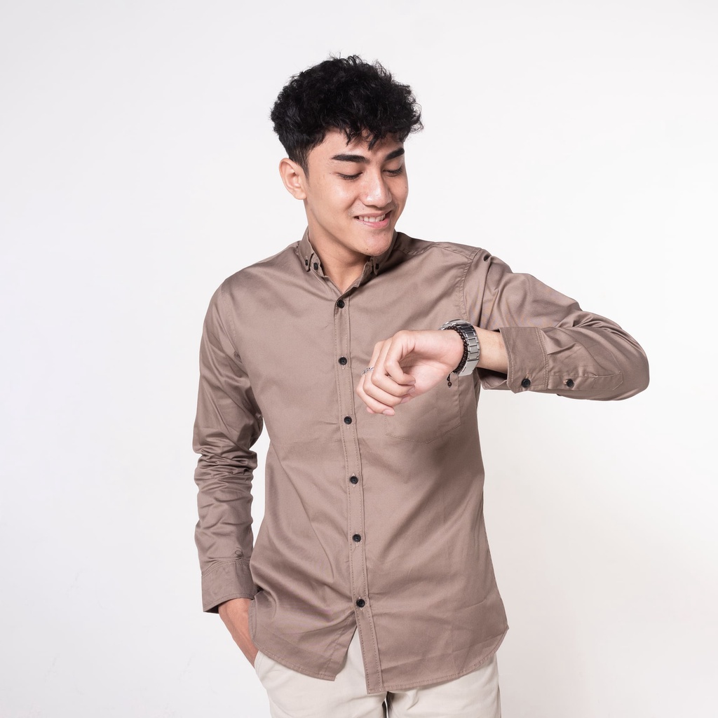 Gizmo - Kemeja Pria Basic Cotton Premium Mocca